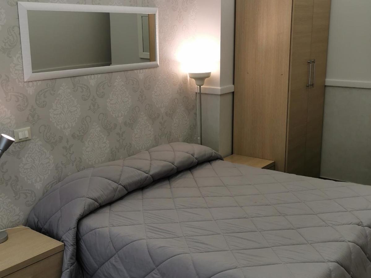 Bed And Breakfast Piramide Рим Екстериор снимка