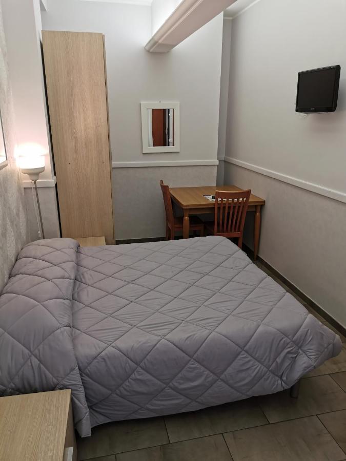 Bed And Breakfast Piramide Рим Екстериор снимка