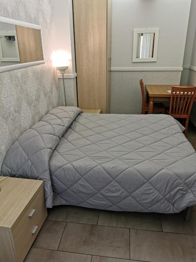 Bed And Breakfast Piramide Рим Екстериор снимка